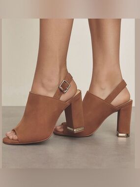 NIB!Spirit Moda Tan -Peek toe -gold back heel Chucky shoes size 9